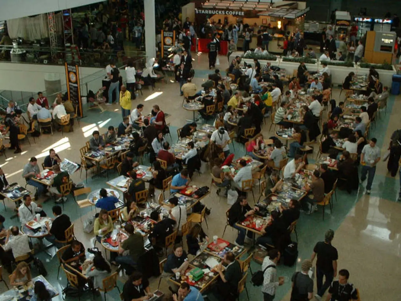 Essential insights for restaurant owners on the expanding office return movement