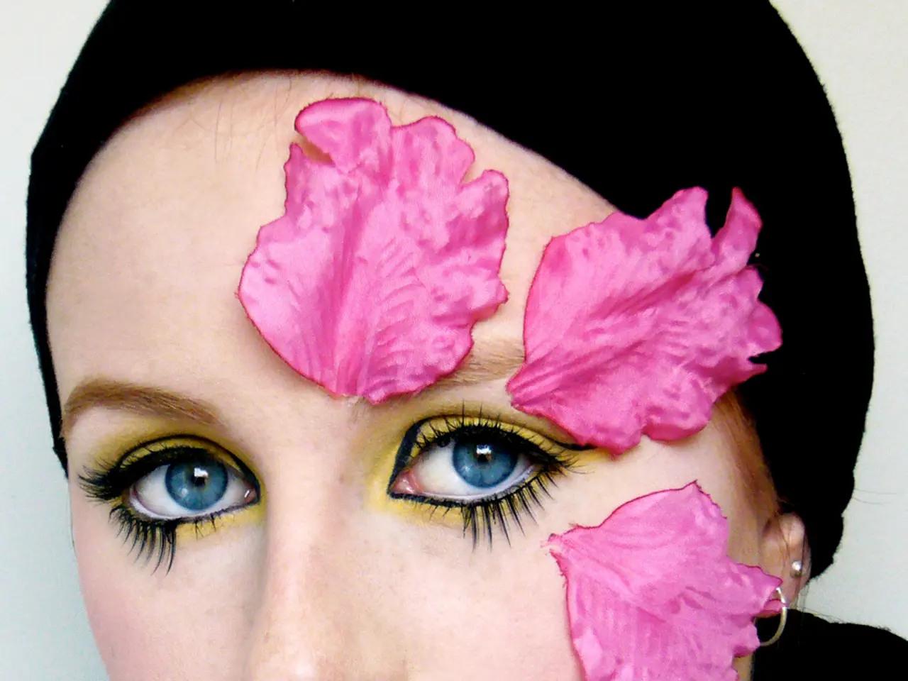 Beauty brand Ami Colé, owned by African Americans, announces its shutdown.