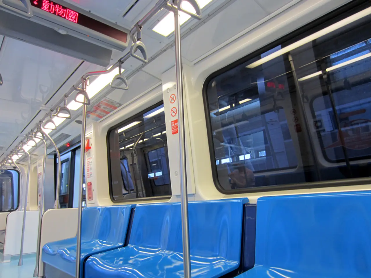 Investors are keeping a close eye for fresh trade stimuli as Dax continues to trend negatively