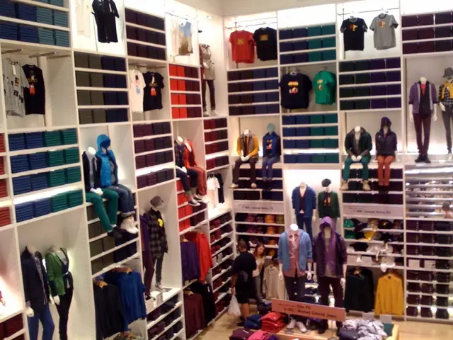 2025 Guide on Clothing Prototyping Companies and their Apparel Samples