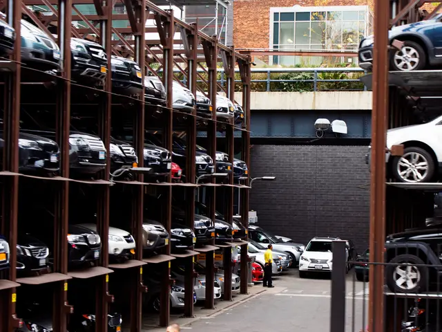"Newcomers at automaker Toyota greeted by President Sato's welcome address"