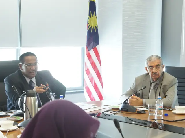 Bank normalizes employment status of 864 staff members at Al-Arafah Islami Bank