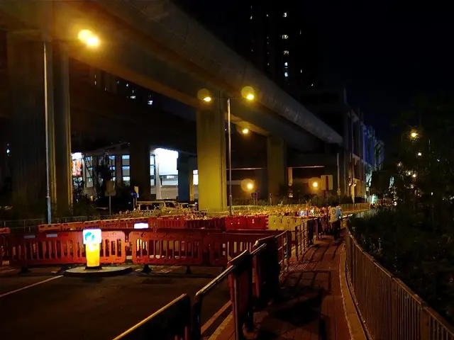 Tunnel on Rhine-Ferth, Düsseldorf undergoing night-time closure for a duration of four months.