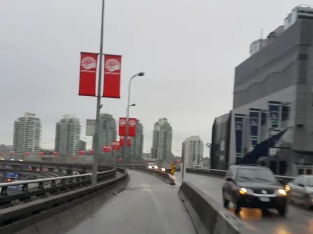 Traffic congestions lasted for hours, prompting an individual to relocate to Hamburg.