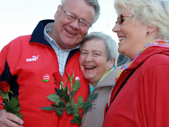 President Alar Karis hosts Independence Restoration celebration, greeting attendees