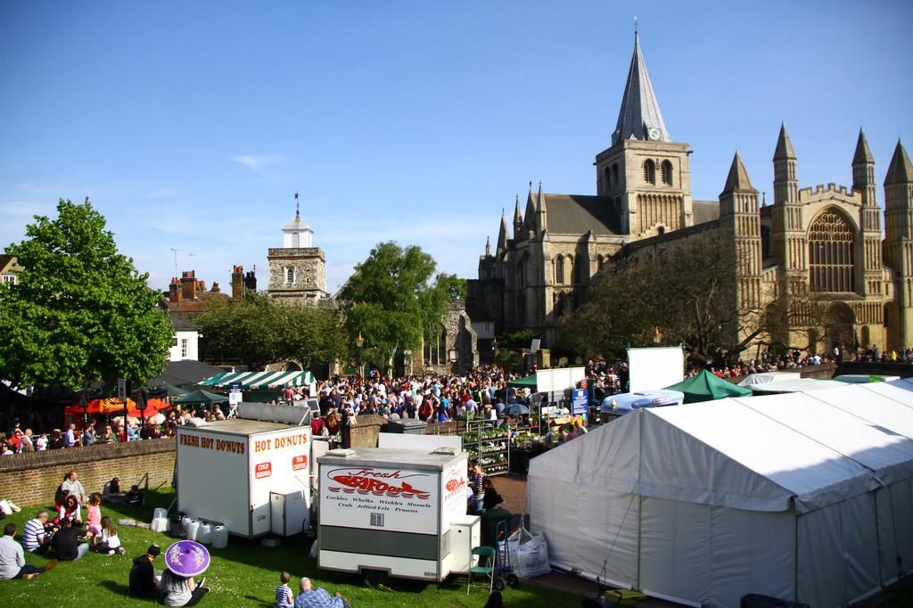 Business Growth Demand: Thriving Firms in Bünde Require Additional Workspaces